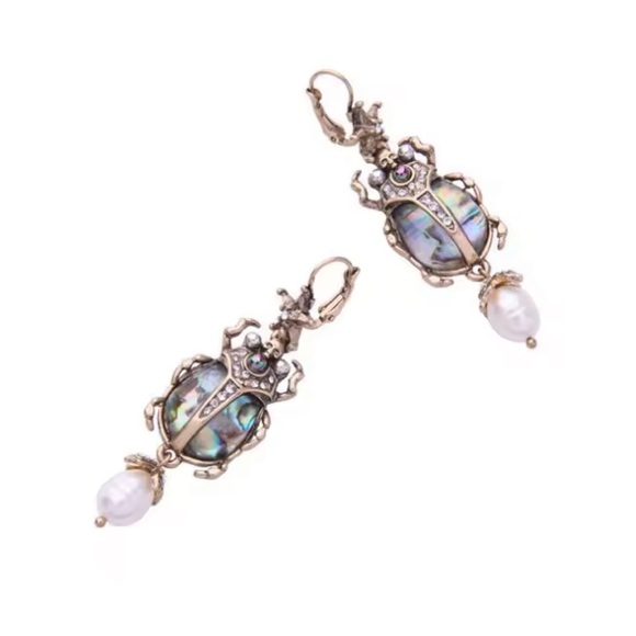 Vintage Pearl Beetle Earrings - Picture 13 of 14